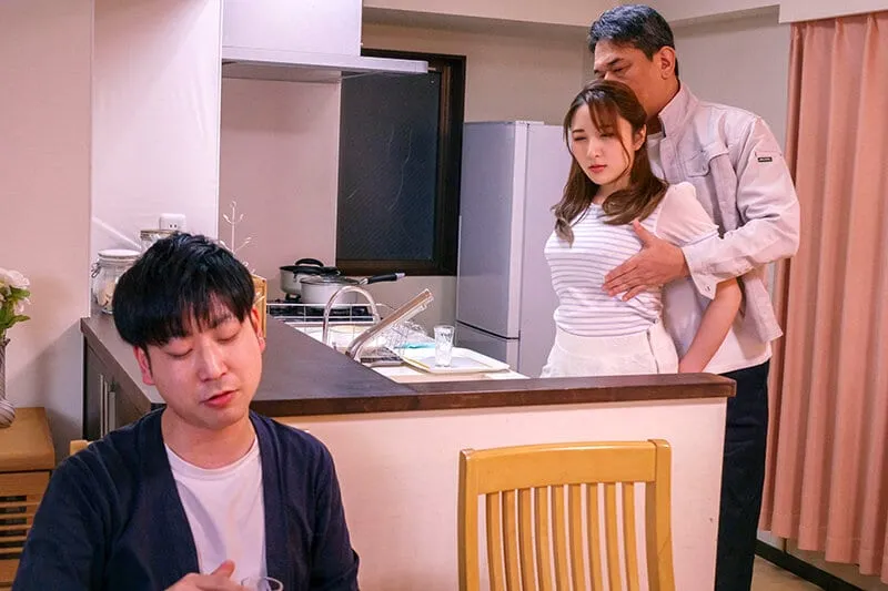 Chồng hiền không đáp ứng đủ chuyện chăn gối, bà xã chết mê trước gã nhà đối diện dân chơi
